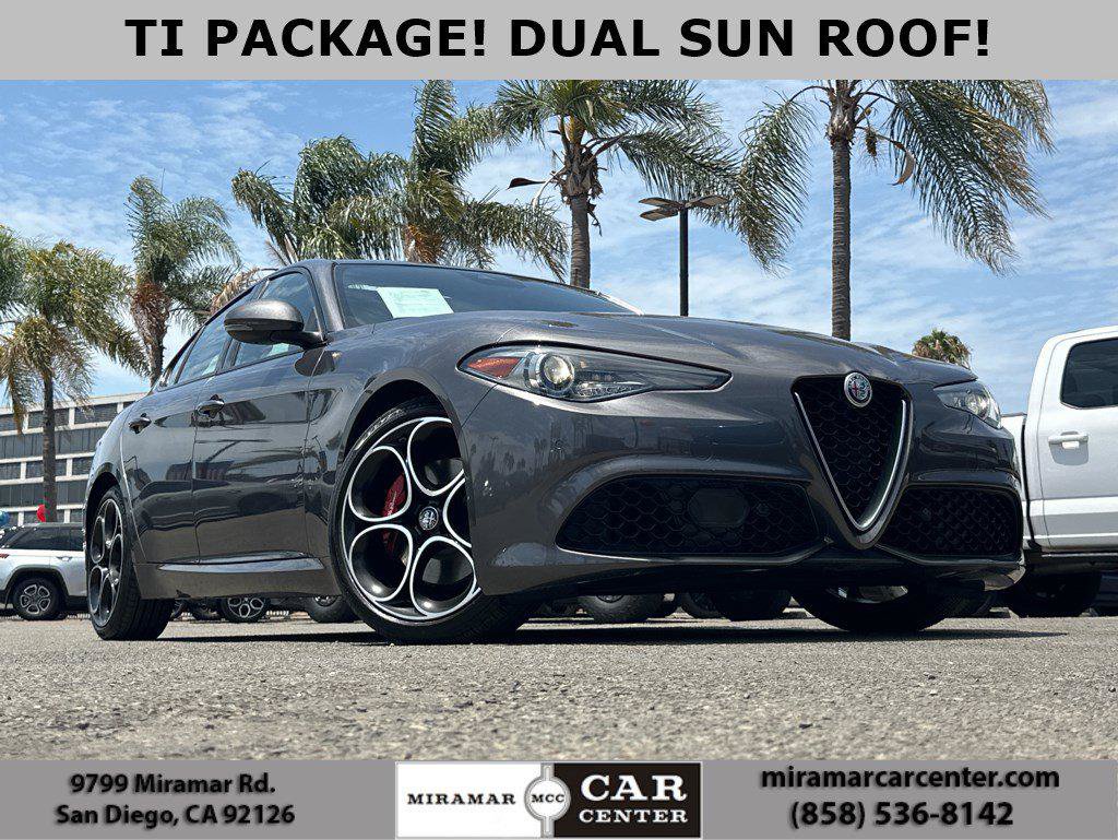 Used 2022 Alfa Romeo Giulia Ti RWD image 1