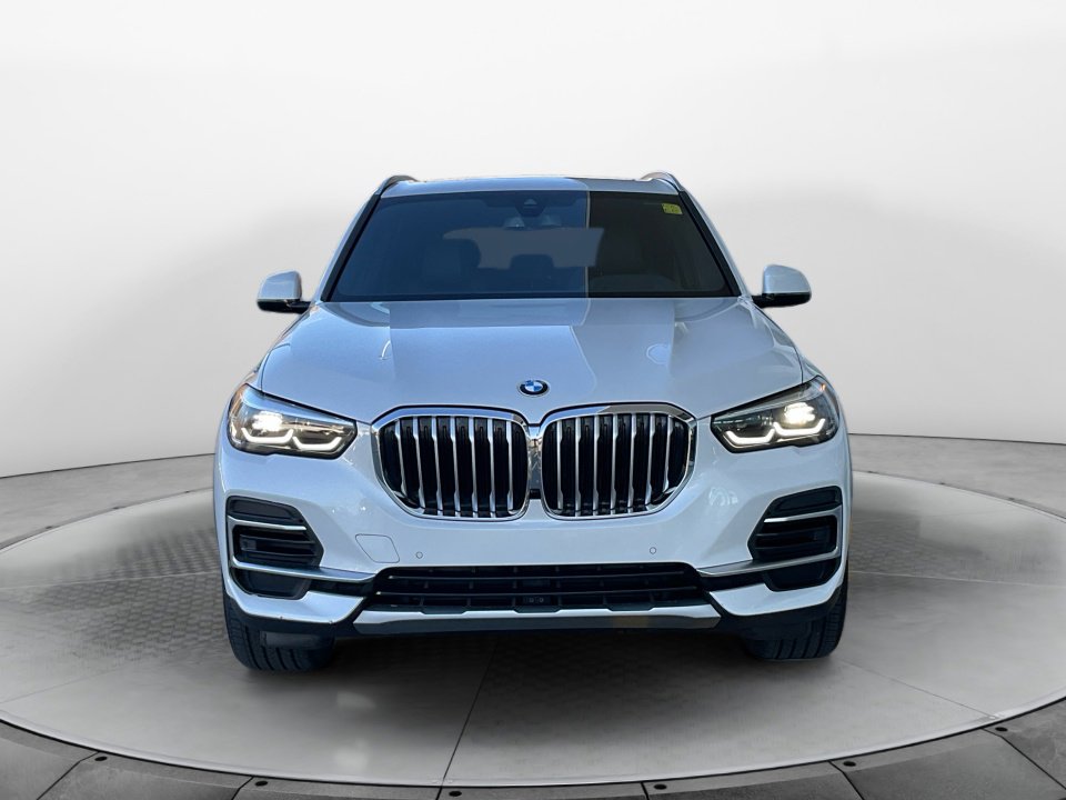 Used 2022 BMW X5 xDrive40i w/ Premium Package AWD/4WD image 2