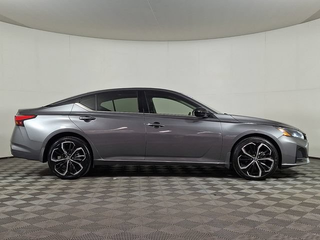 Used 2023 Nissan Altima 2.5 SR w/ SR Premium Package AWD/4WD image 10