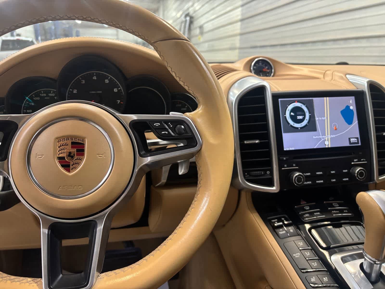 Used 2017 Porsche Cayenne Platinum Edition AWD/4WD image 17