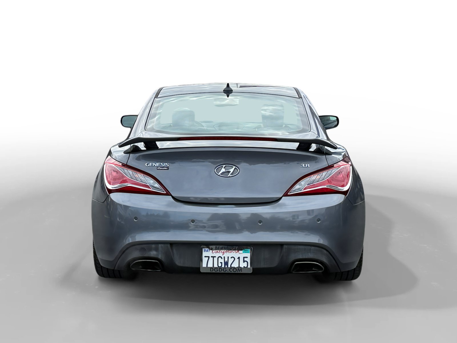 Used 2016 Hyundai Genesis Coupe 3.8 RWD image 4
