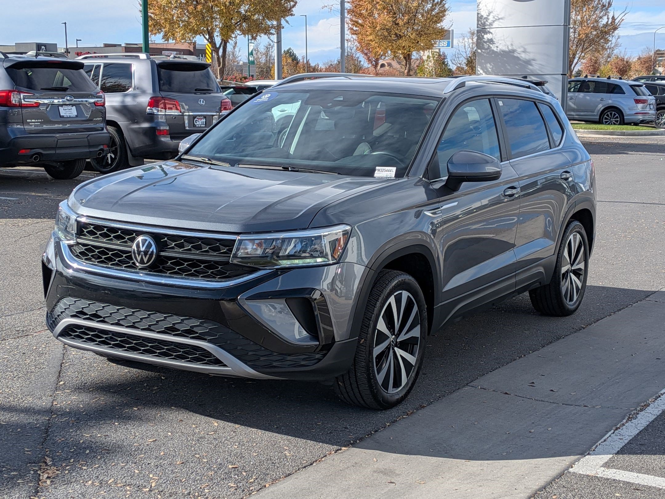 Certified 2023 Volkswagen Taos SE w/ Panoramic Sunroof Package image 11