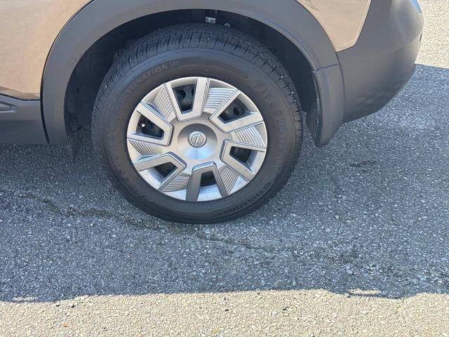 Certified 2025 Nissan Kicks S image 12