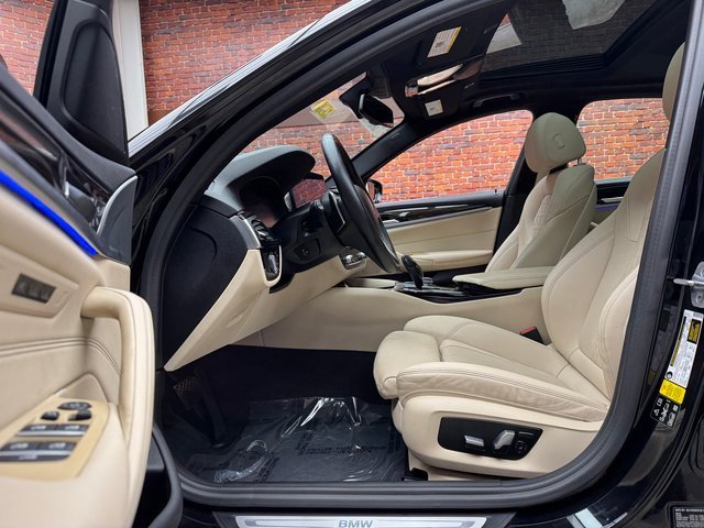 Used 2021 BMW 540i xDrive w/ Convenience Package image 21