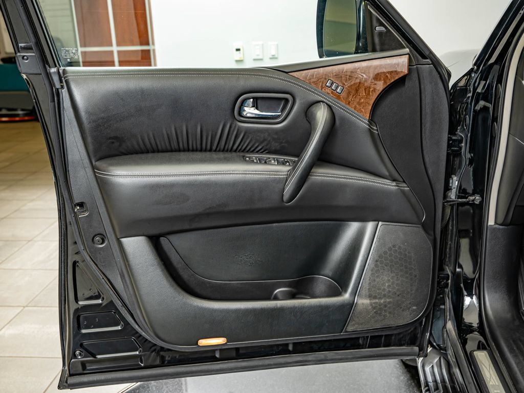 Used 2017 INFINITI QX80 4WD w/ Driver Assistance Package image 19