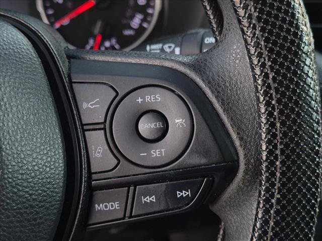 Used 2022 Toyota RAV4 XLE w/ Convenience Package FWD image 4