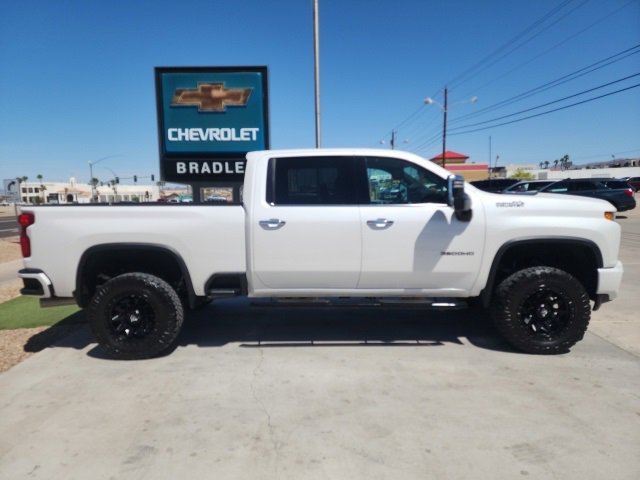 Used 2023 Chevrolet Silverado 3500 High Country w/ Safety Package II image 3