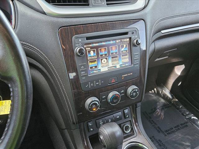 Used 2017 Chevrolet Traverse LT w/ Style and Technology Package image 15