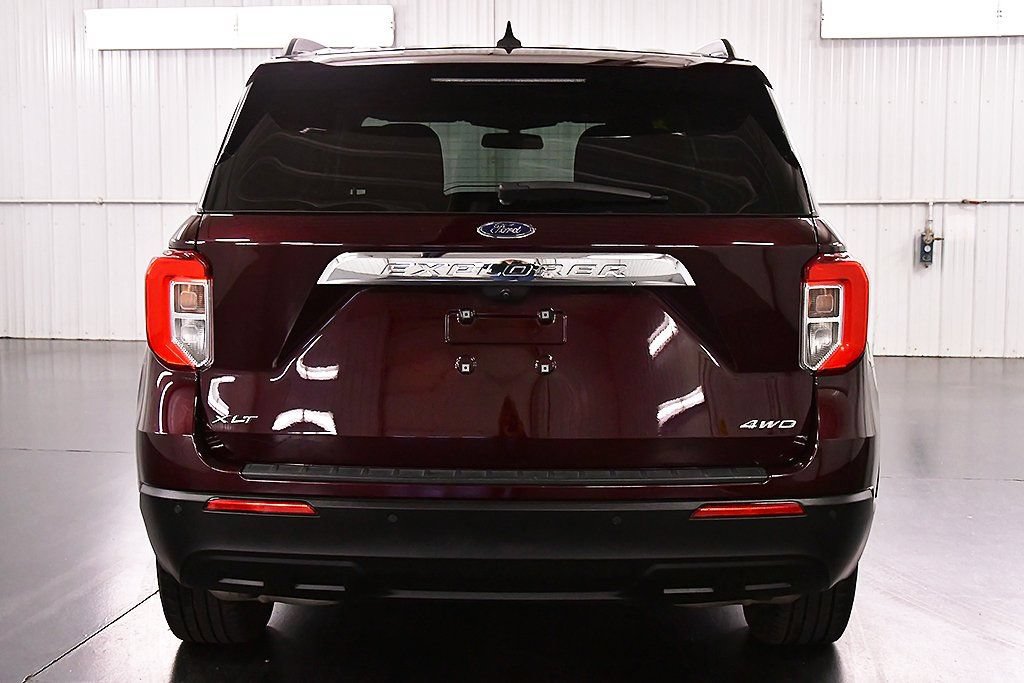 Used 2022 Ford Explorer XLT AWD/4WD image 7