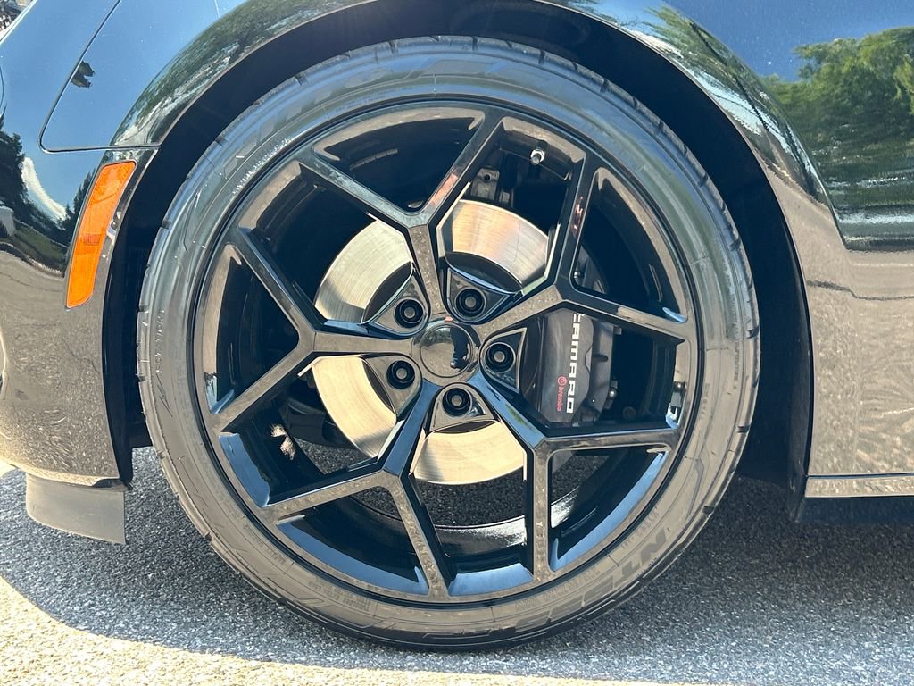 Used 2021 Chevrolet Camaro SS RWD image 25