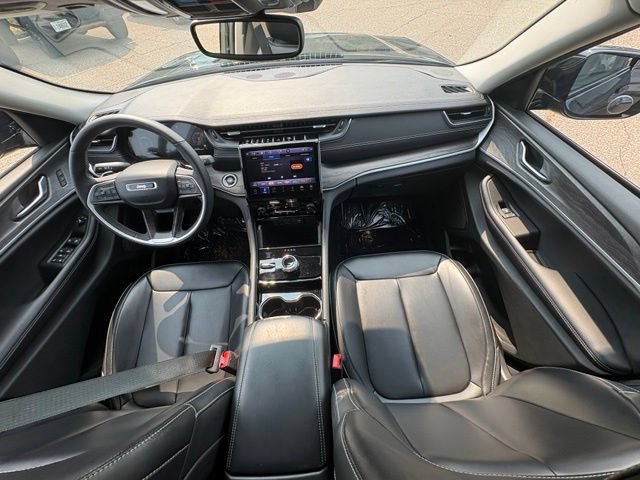 Used 2023 Jeep Grand Cherokee Limited AWD/4WD image 27