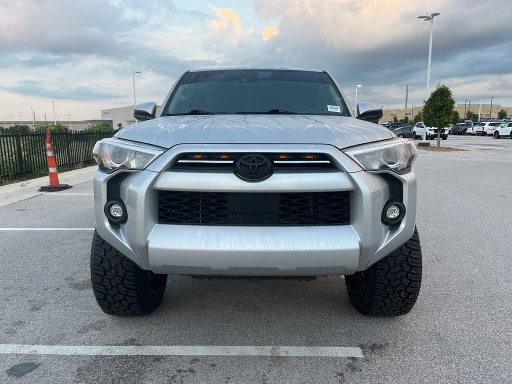 Used 2022 Toyota 4Runner SR5 AWD/4WD image 2