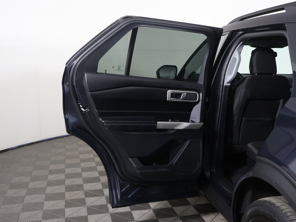 Used 2022 Ford Explorer XLT image 21