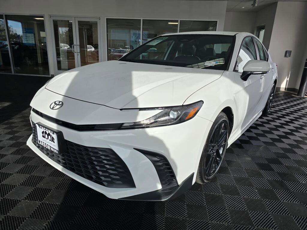 Used 2025 Toyota Camry SE image 53