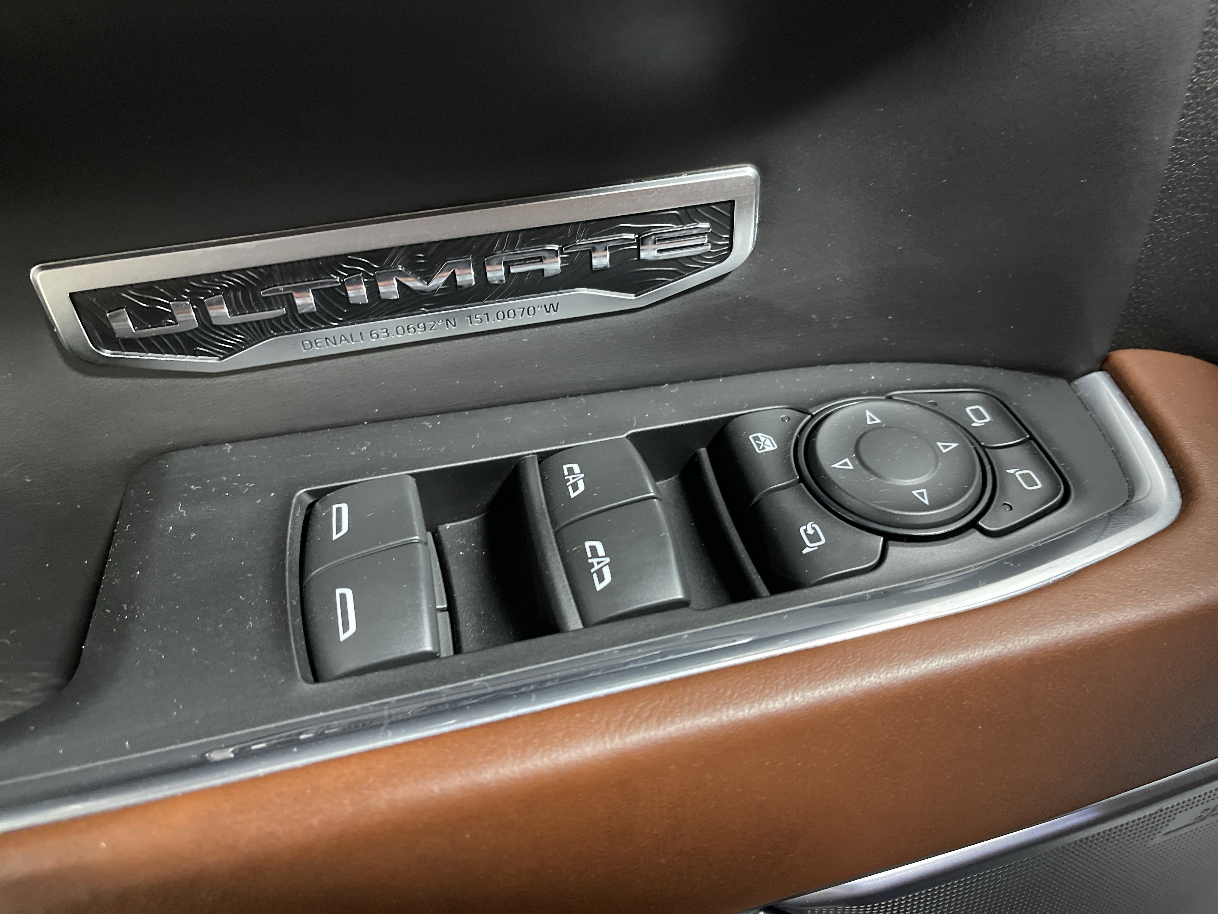 Used 2024 GMC Sierra 1500 Denali Ultimate image 12