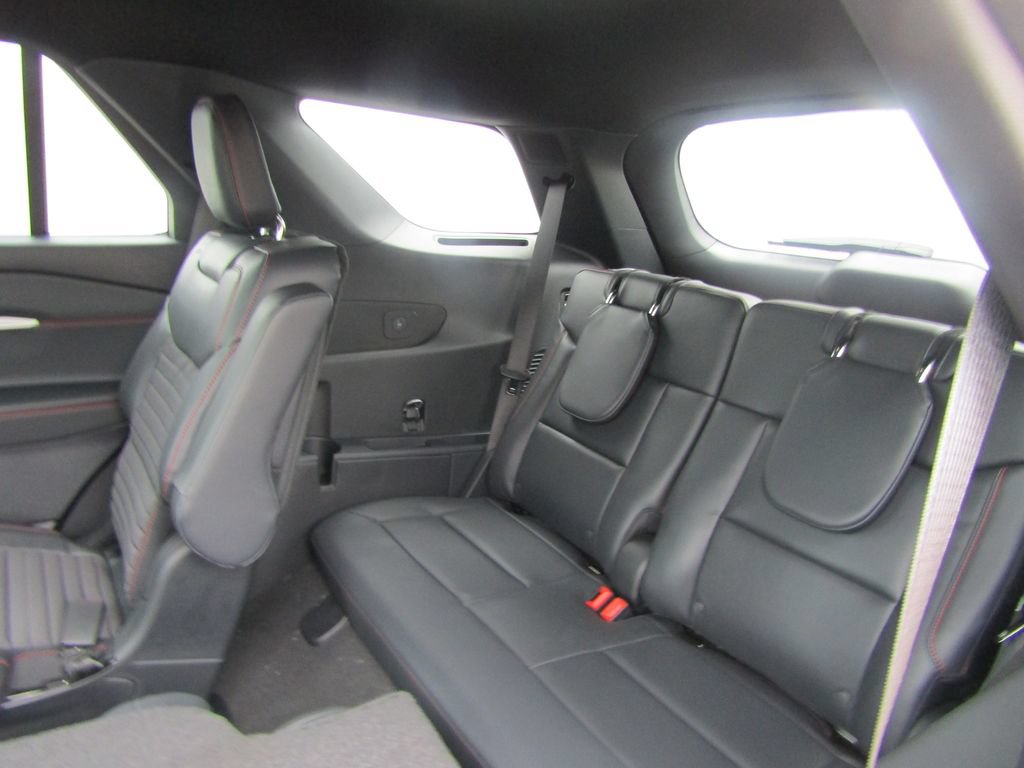 New 2027 Ford Explorer ST-Line AWD/4WD image 16