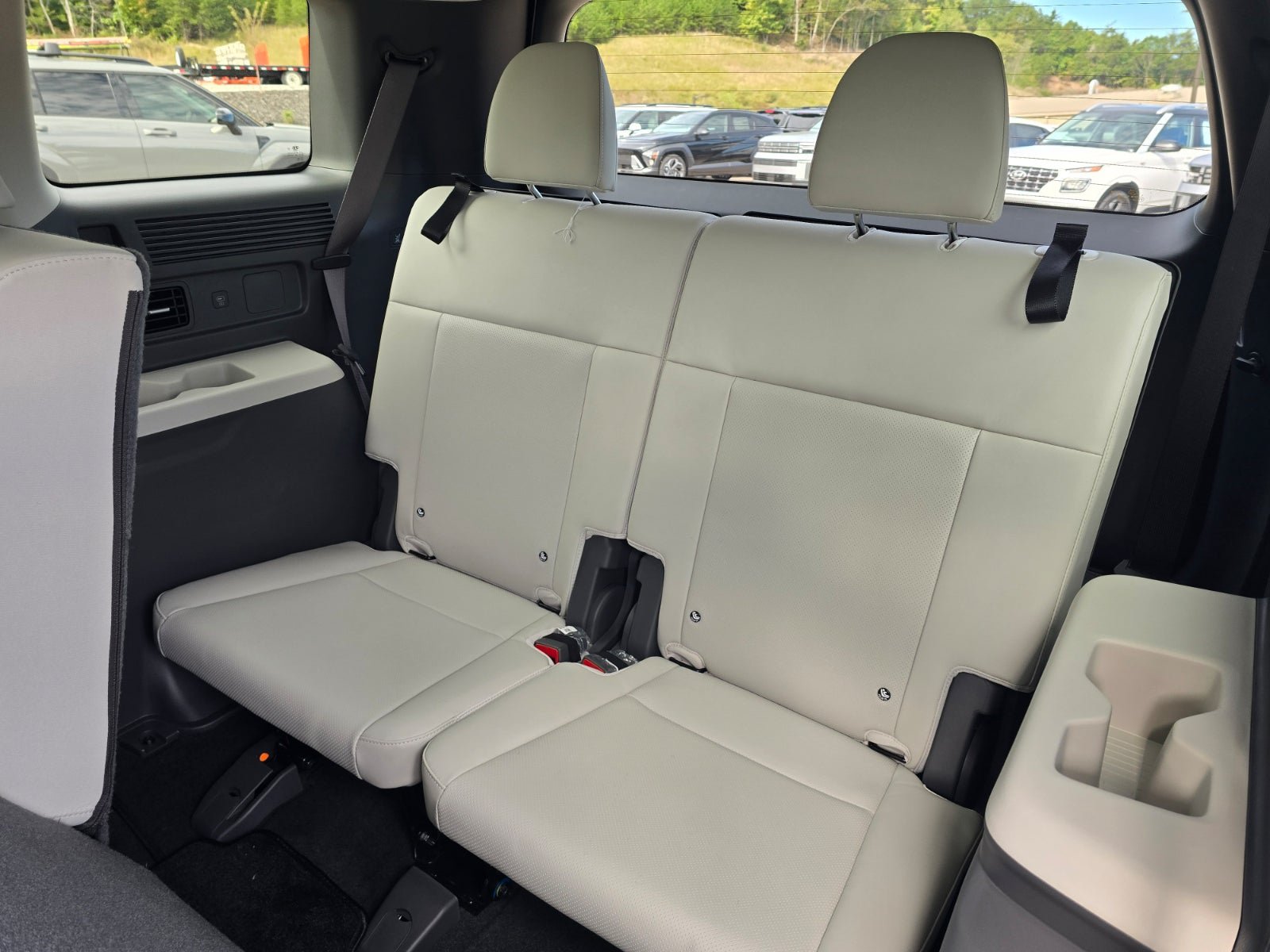 Used 2027 Hyundai Santa Fe SEL AWD/4WD image 10