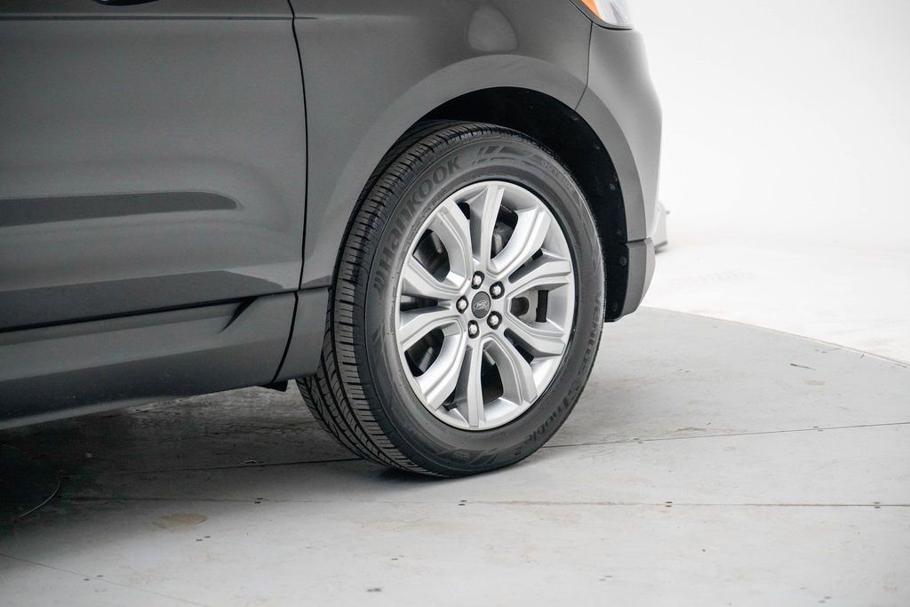 Used 2024 Ford Edge Titanium image 11