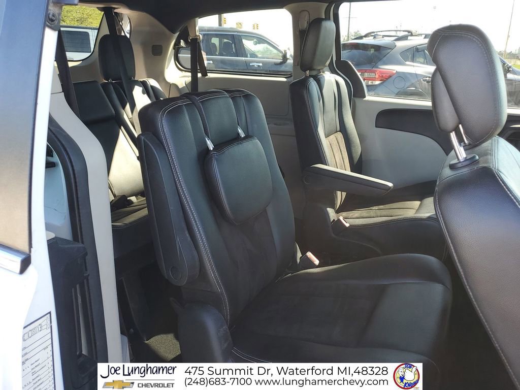 Used 2020 Dodge Grand Caravan SXT FWD image 24