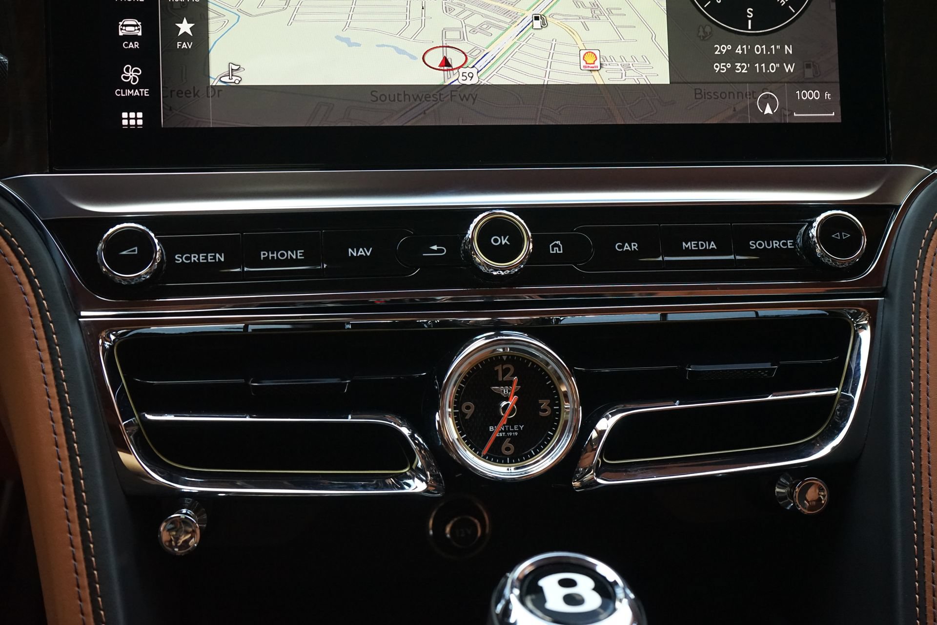 Used 2022 Bentley Flying Spur Plug-In Hybrid AWD/4WD image 18