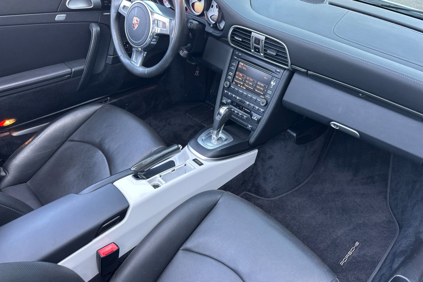 Used 2011 Porsche 911 Turbo image 18