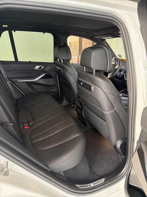 Used 2024 BMW X5 sDrive40i w/ M Sport Package RWD image 7