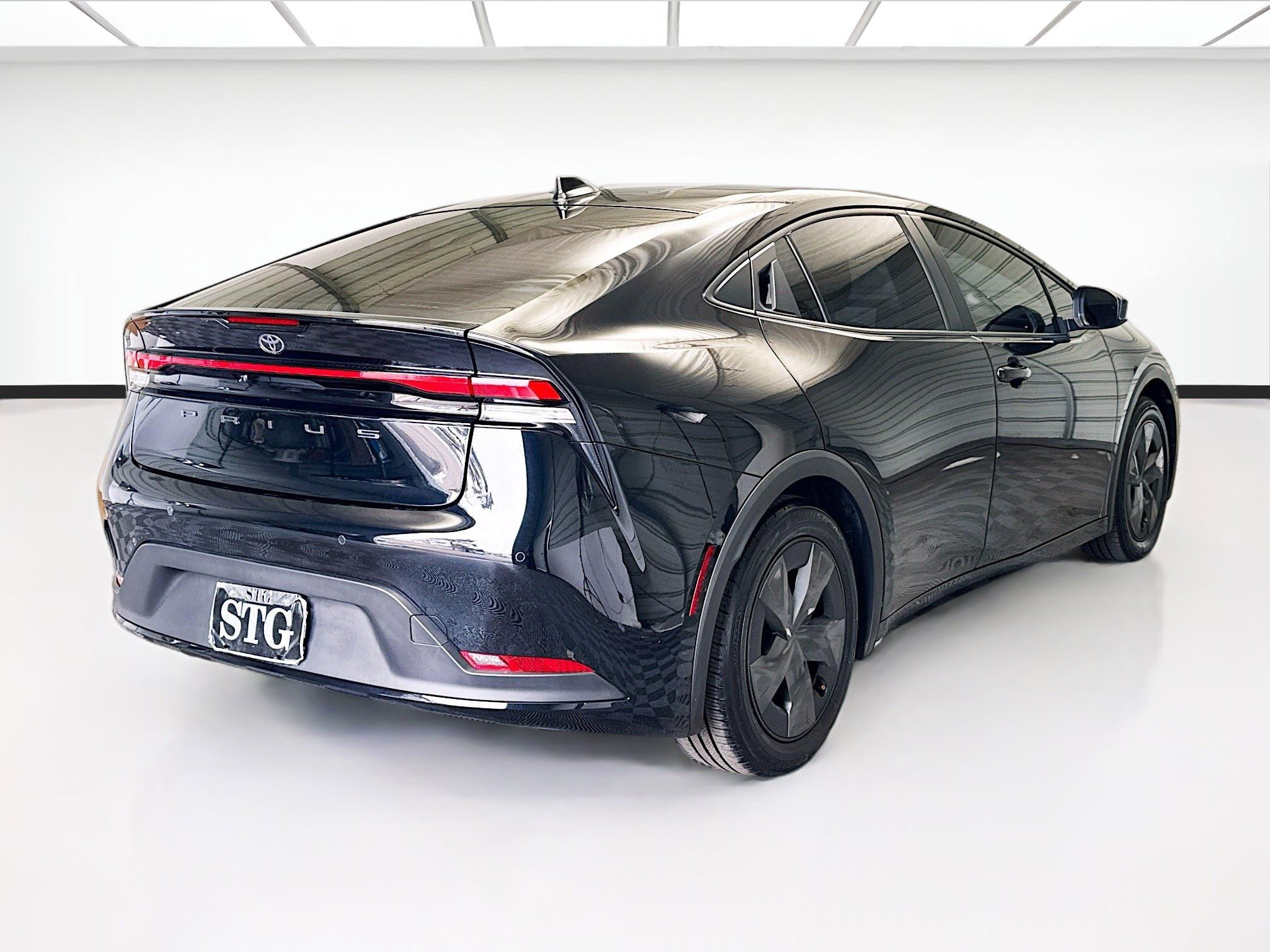 Used 2024 Toyota Prius Limited image 4