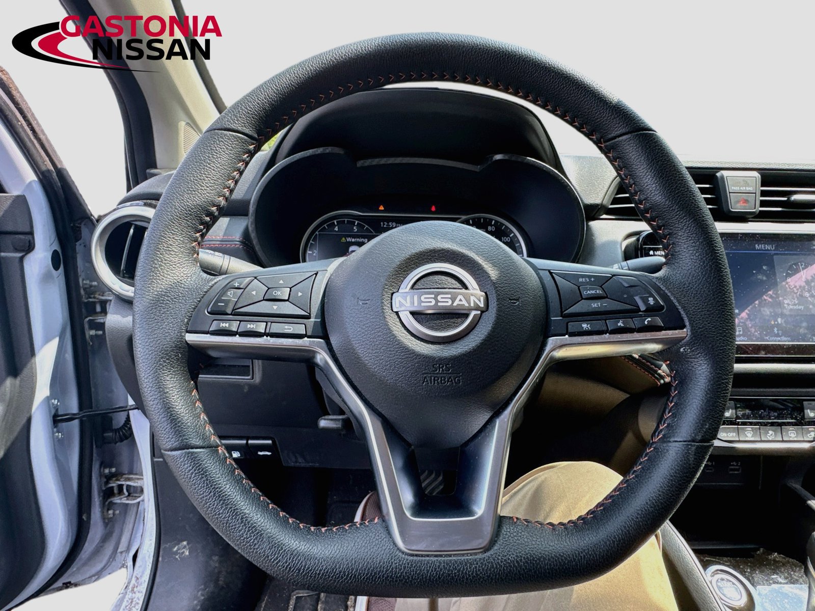Used 2024 Nissan Versa SR FWD image 13