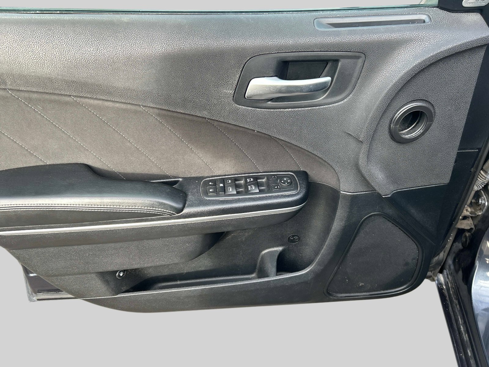 Used 2016 Dodge Charger SXT image 19