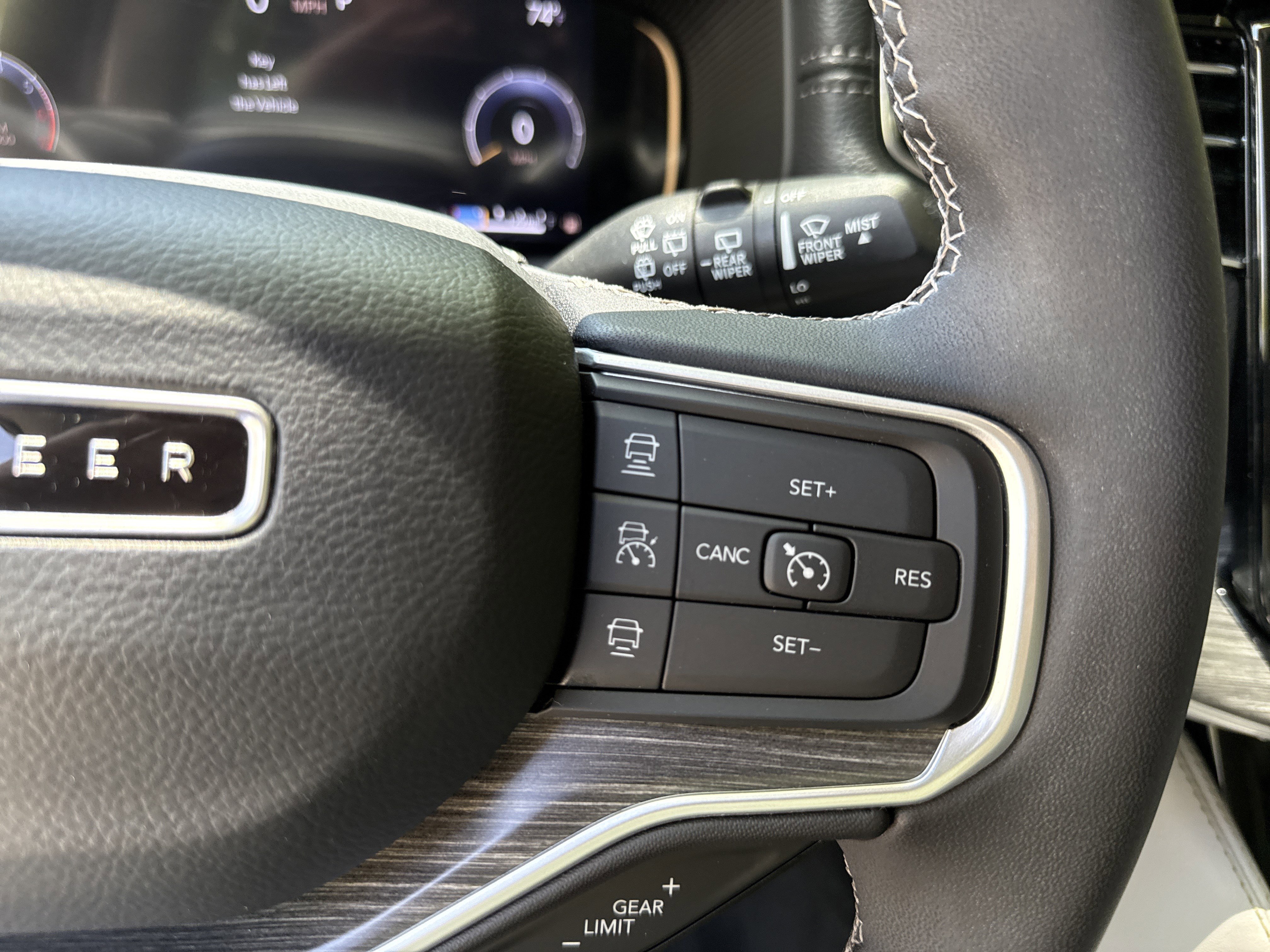 Used 2024 Jeep Wagoneer Series II w/ Premium Group I RWD image 29