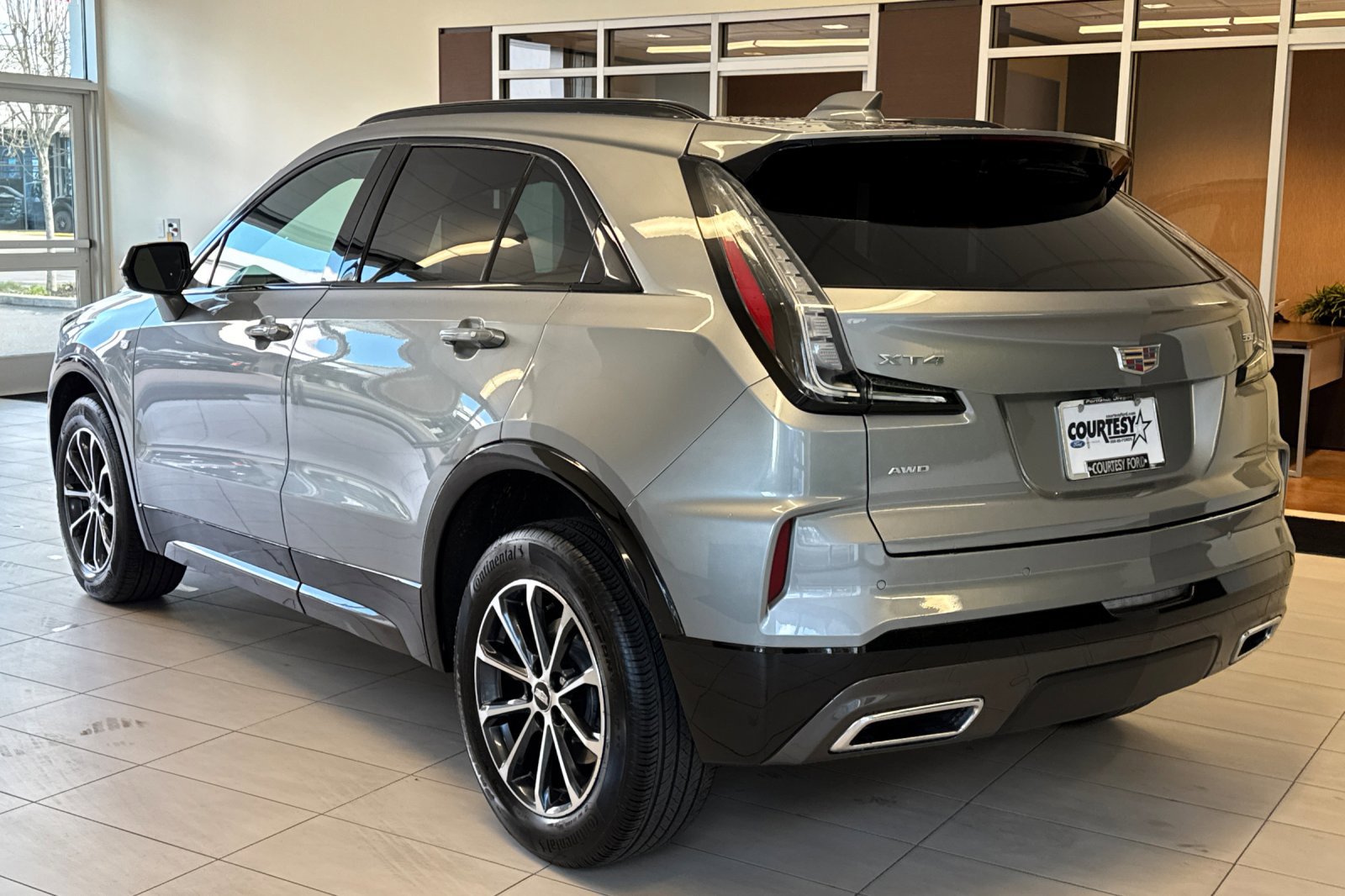 Used 2024 Cadillac XT4 Sport image 6