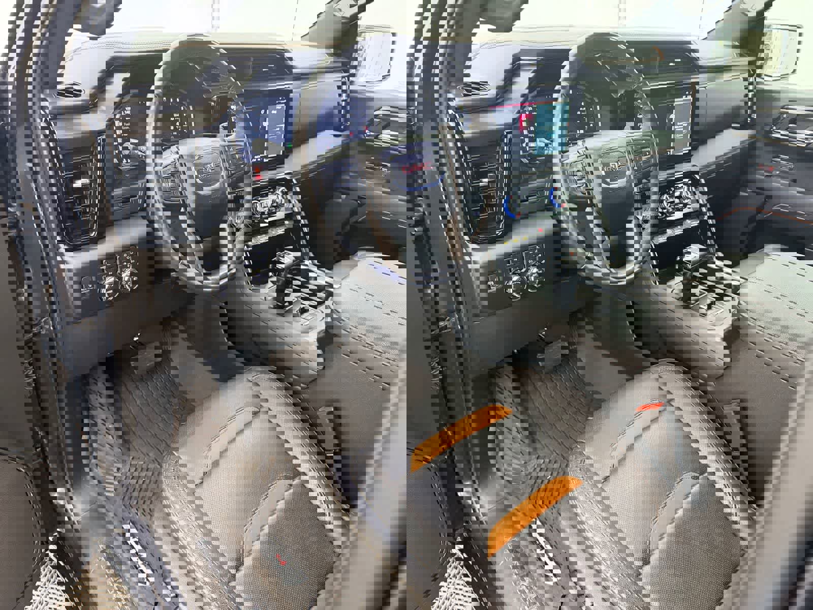 Used 2023 GMC Sierra 1500 AT4 image 2