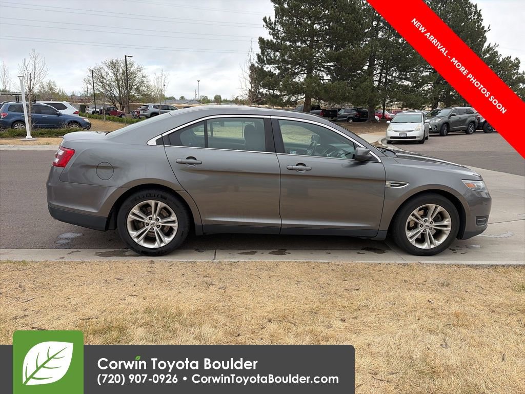 Used 2013 Ford Taurus SEL image 8