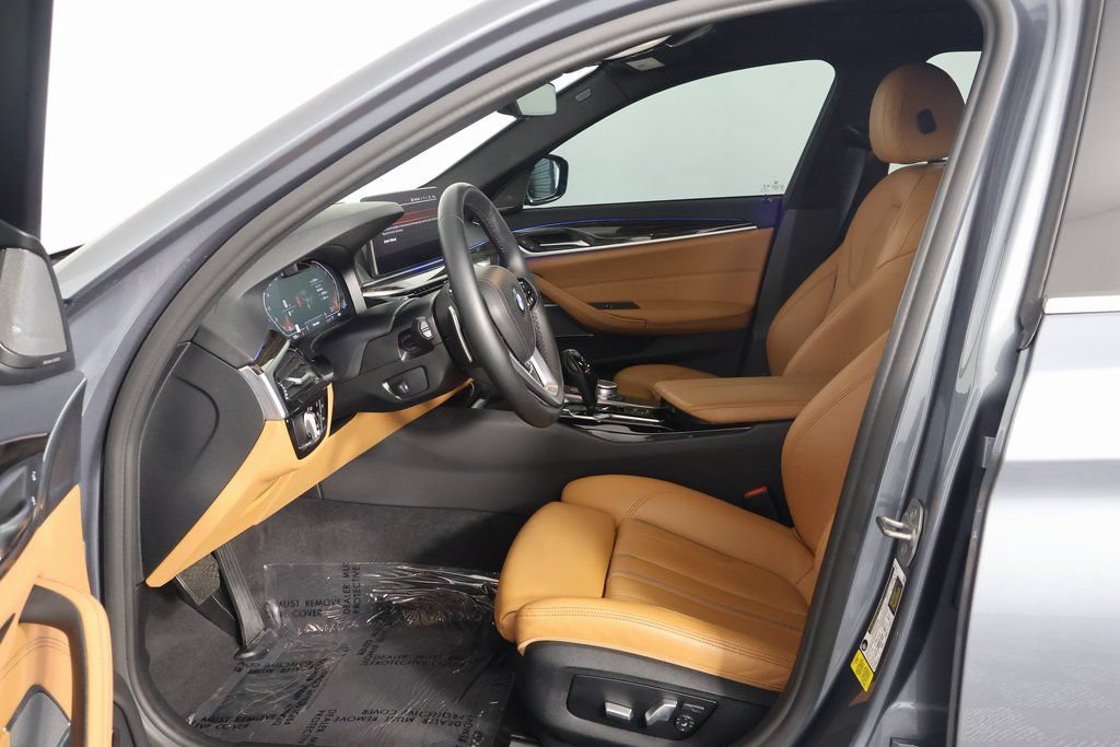 Used 2022 BMW 530i w/ Premium Package RWD image 10