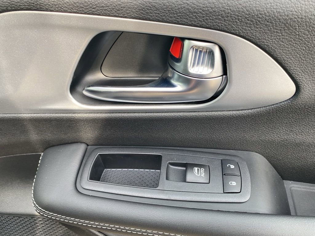 New 2026 Chrysler Pacifica Limited w/ S Appearance Package image 13