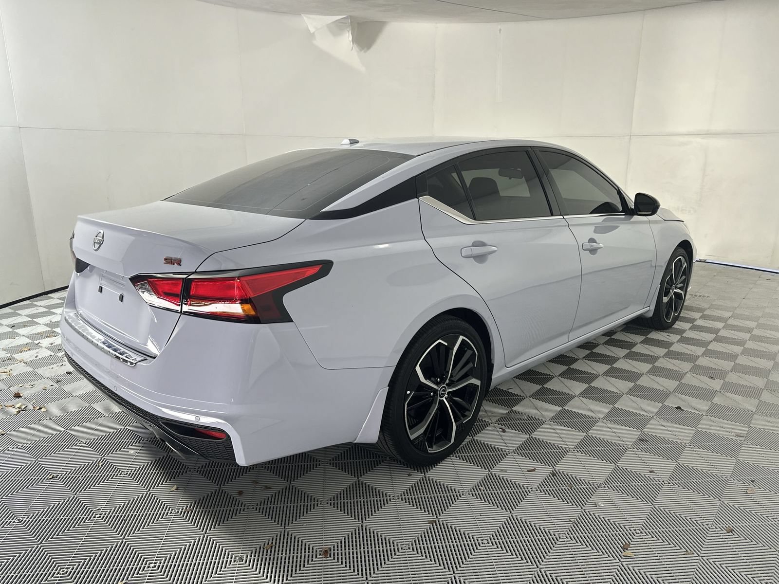 Used 2024 Nissan Altima 2.5 SR FWD image 8