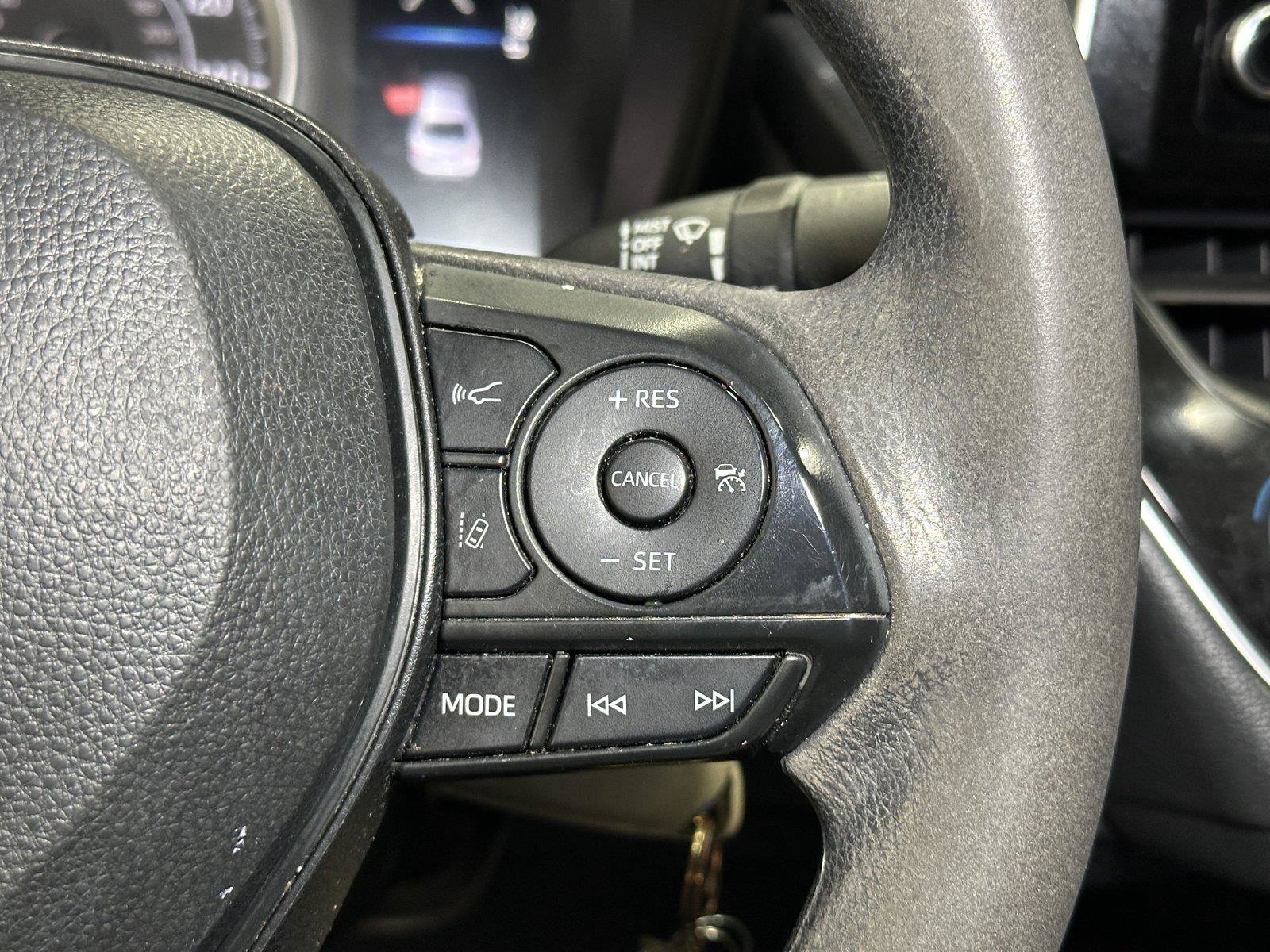 Used 2021 Toyota Corolla LE FWD image 25