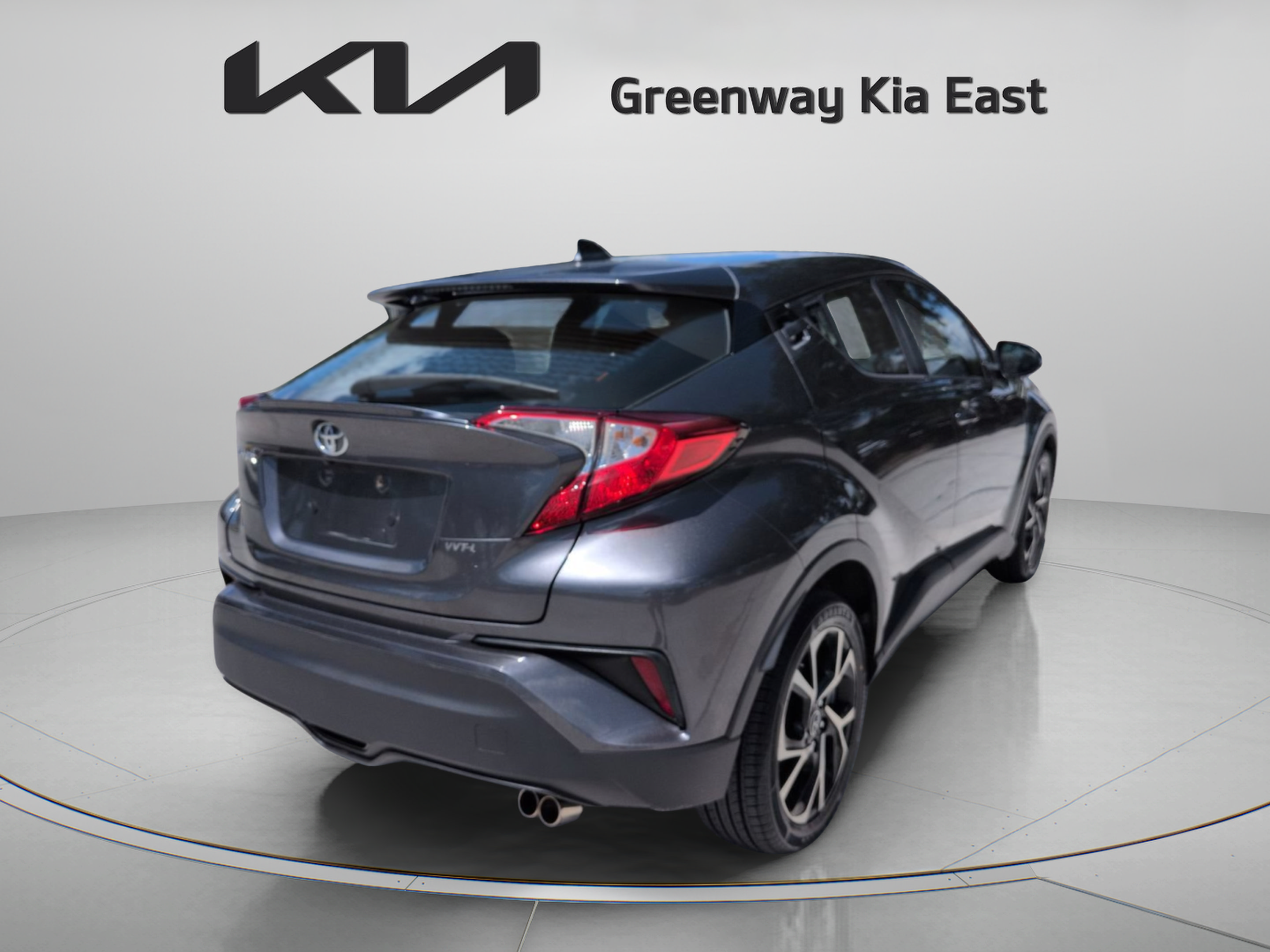 Used 2019 Toyota C-HR XLE FWD image 5