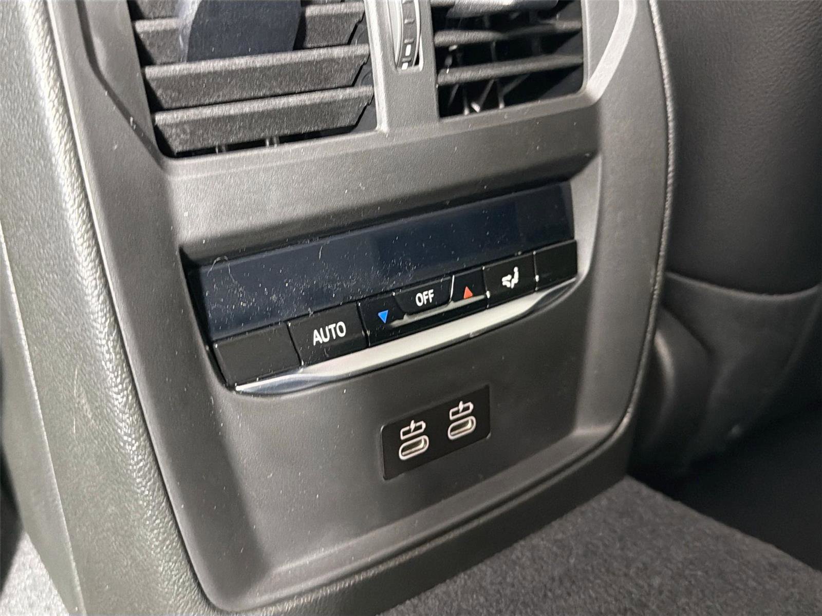 New 2026 BMW 330i xDrive Sedan w/ M Sport Package image 25