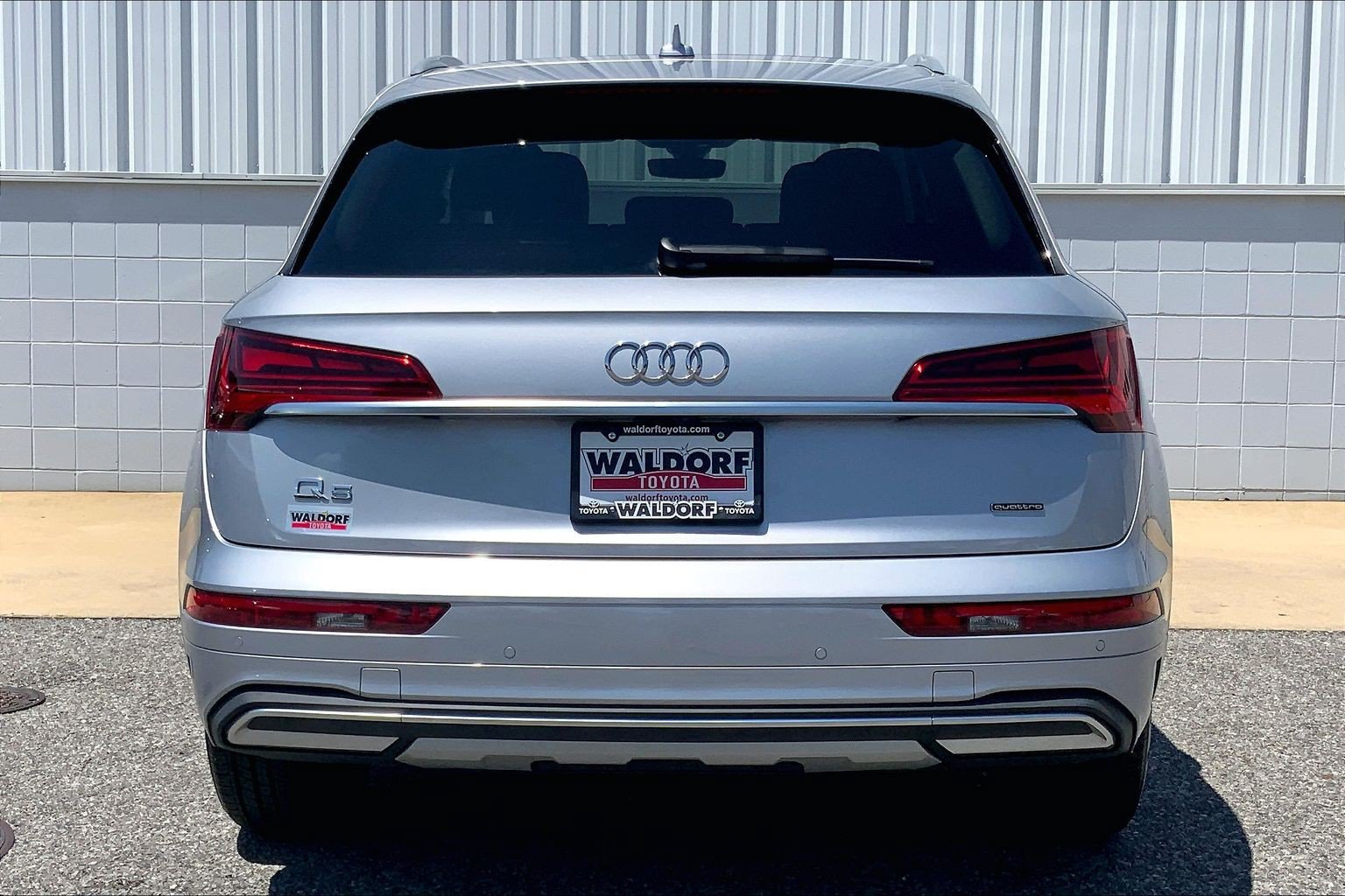 Used 2023 Audi Q5 2.0T Premium w/ Convenience Package AWD/4WD image 5