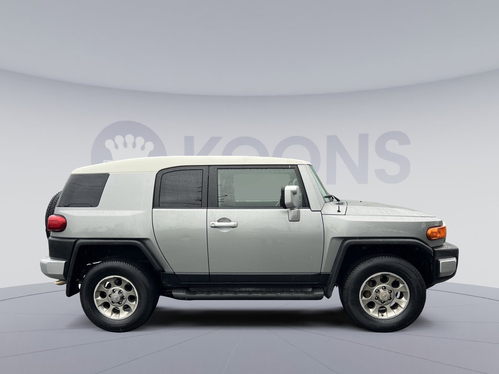 Used 2012 Toyota FJ Cruiser 4WD w/ Upgrade Pkg image 8