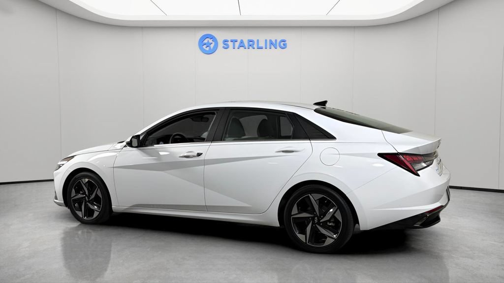 Used 2022 Hyundai Elantra Limited w/ Cargo Package FWD image 5