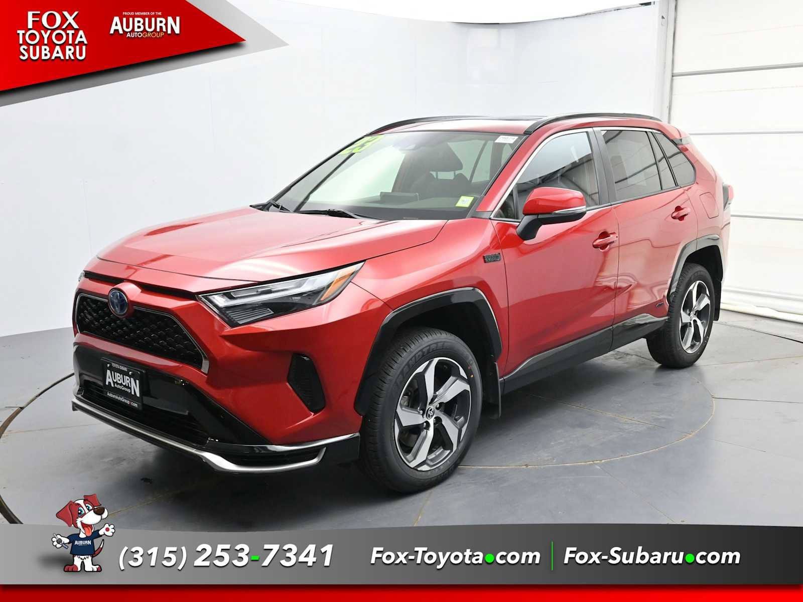 Used 2023 Toyota RAV4 SE w/ Weather & Moonroof Package AWD/4WD image 2