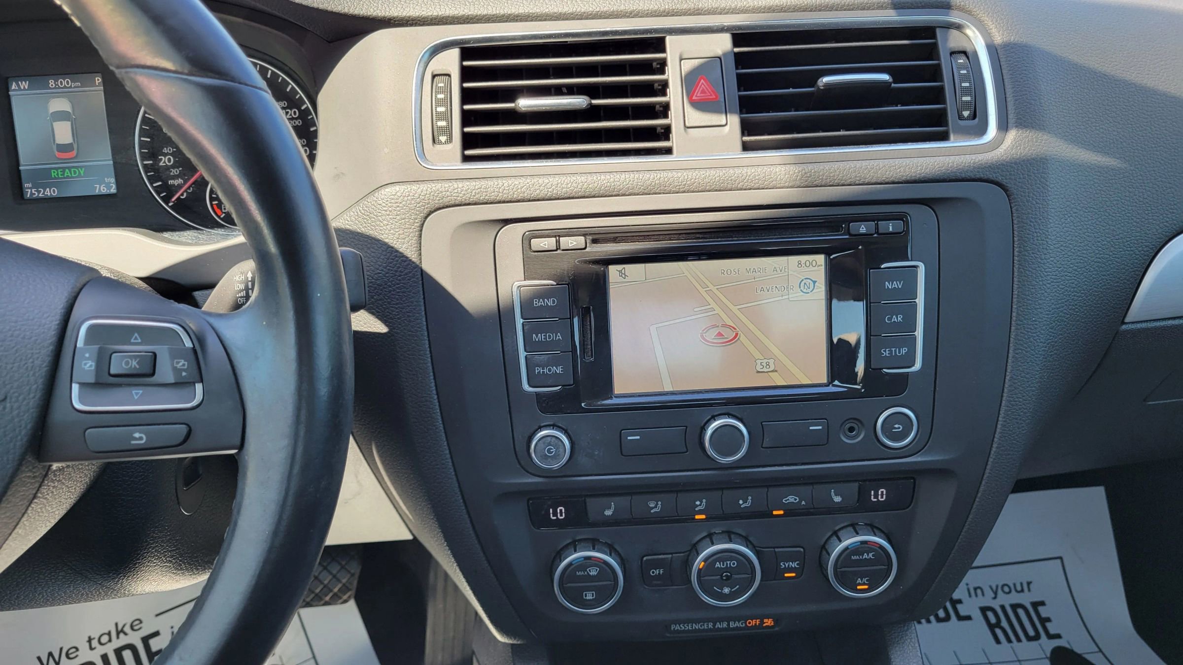 Used 2014 Volkswagen Jetta SEL Premium image 25