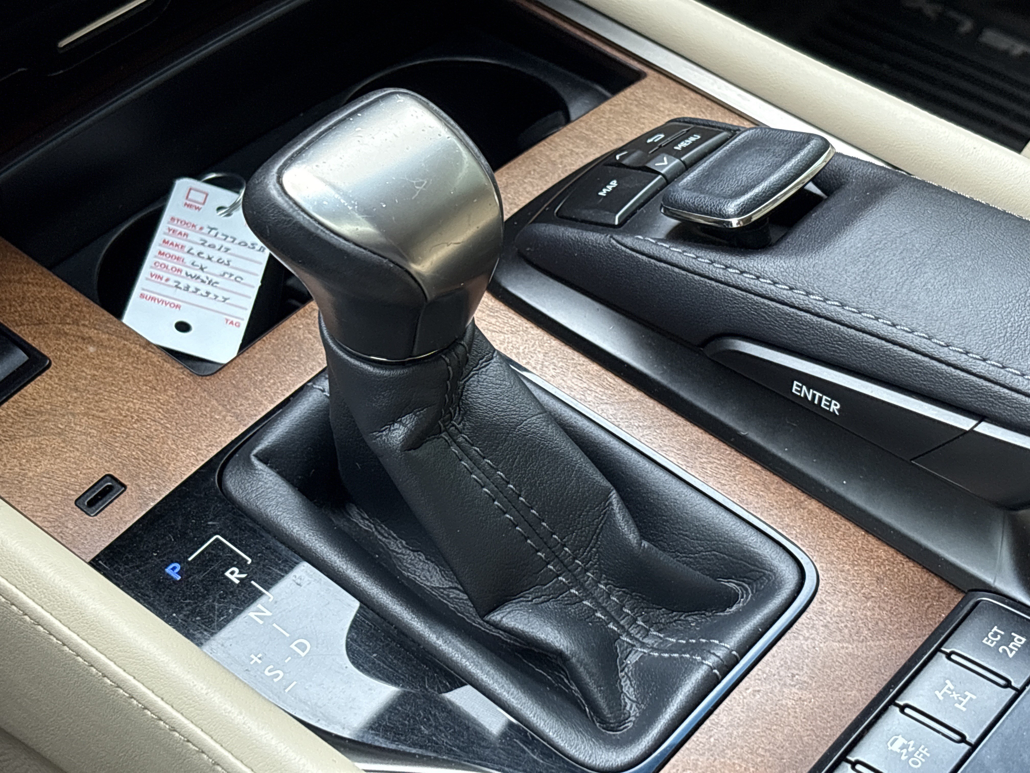 Used 2017 Lexus LX 570 4WD w/ Luxury Package image 26