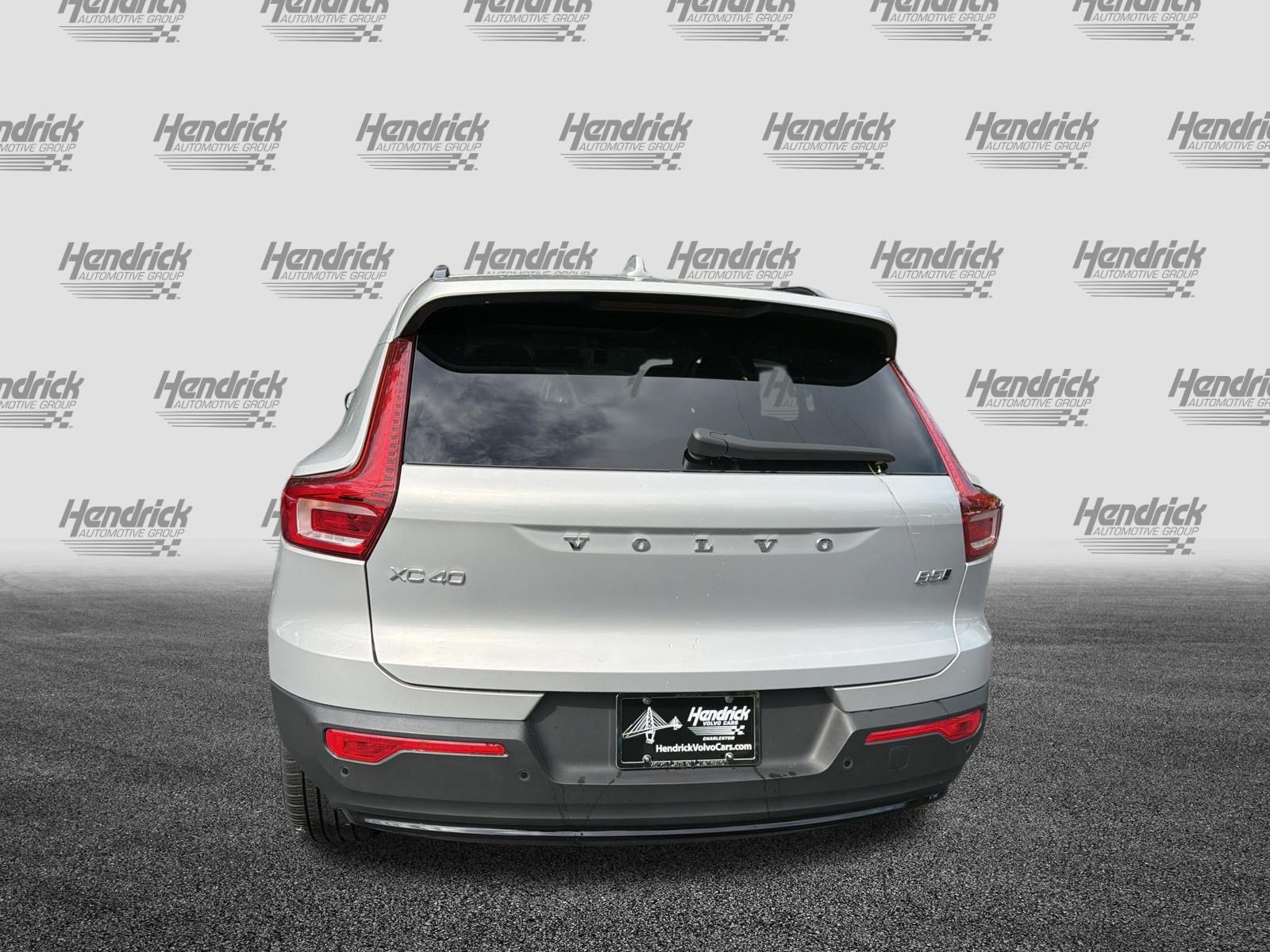 Certified 2025 Volvo XC40 B5 Ultra AWD/4WD image 9