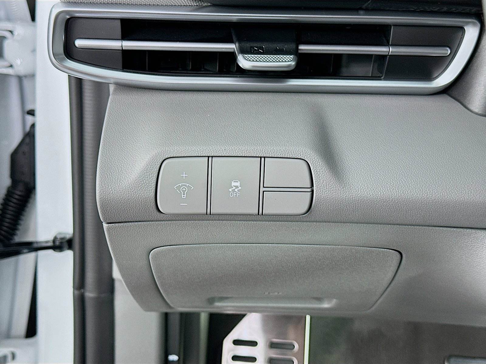 Certified 2026 Hyundai Elantra Sport FWD image 11