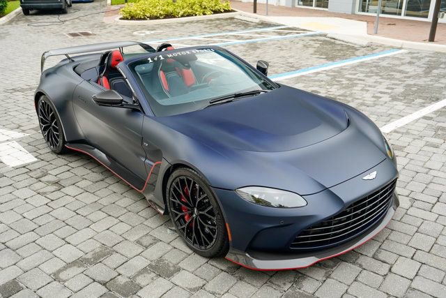Used 2023 Aston Martin V12 Vantage Roadster RWD image 39