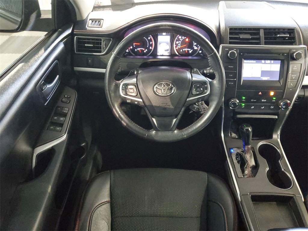 Used 2017 Toyota Camry XLE image 10