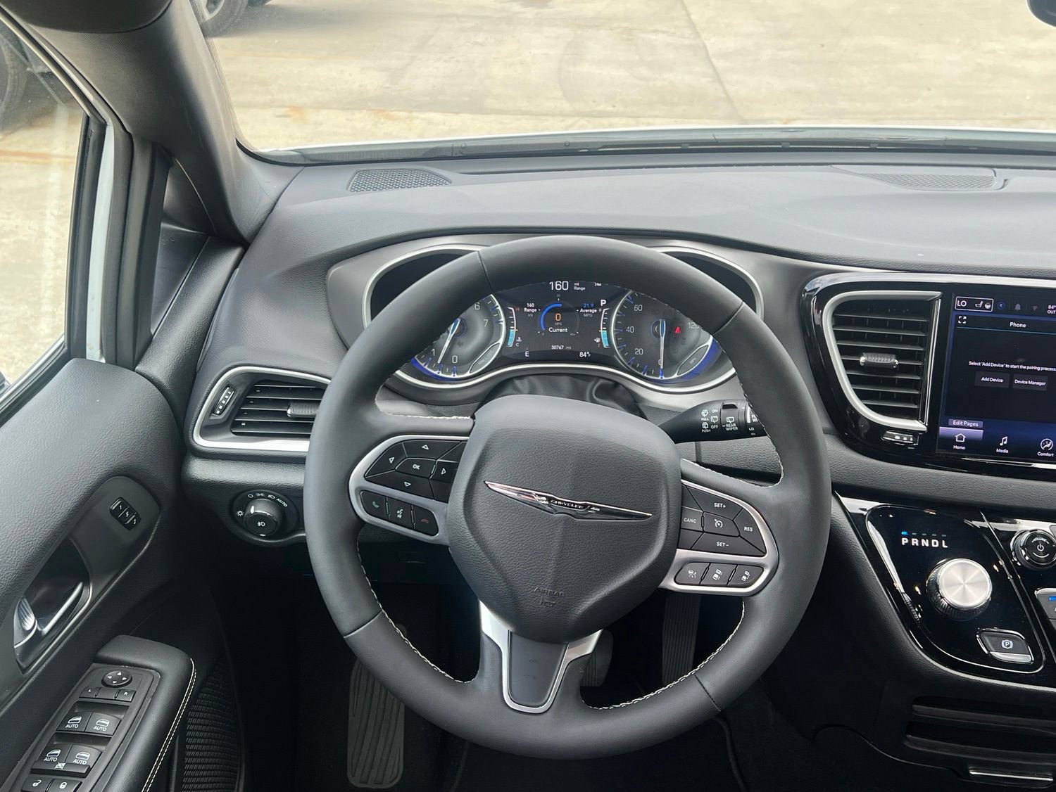 Used 2025 Chrysler Pacifica Select FWD image 11